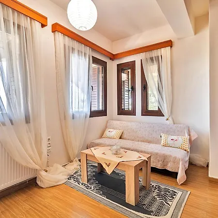 Anna's Hideaway Petalidi