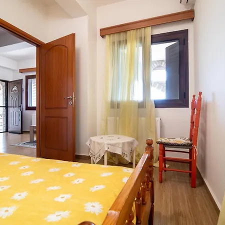 Anna's Hideaway Apartment Petalidi